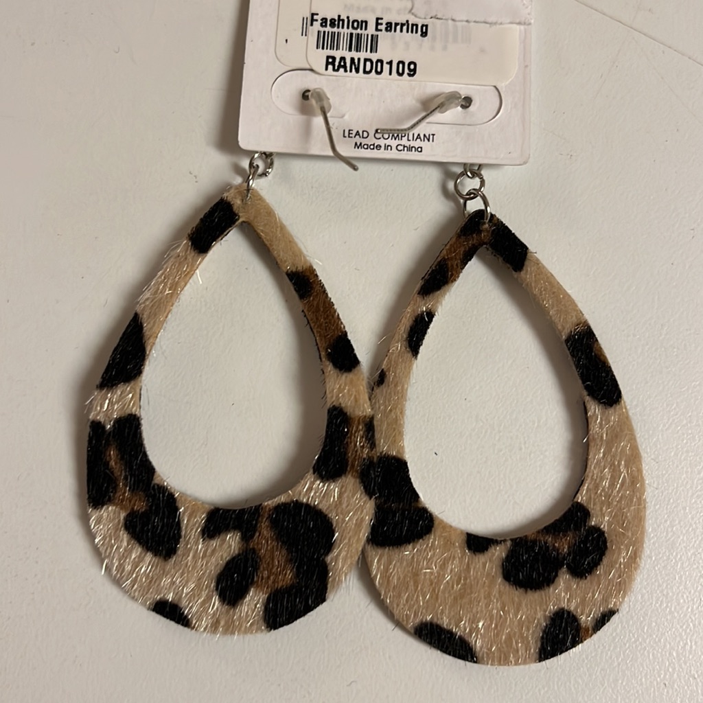 Tell Your Tale Leopard Print Earrings